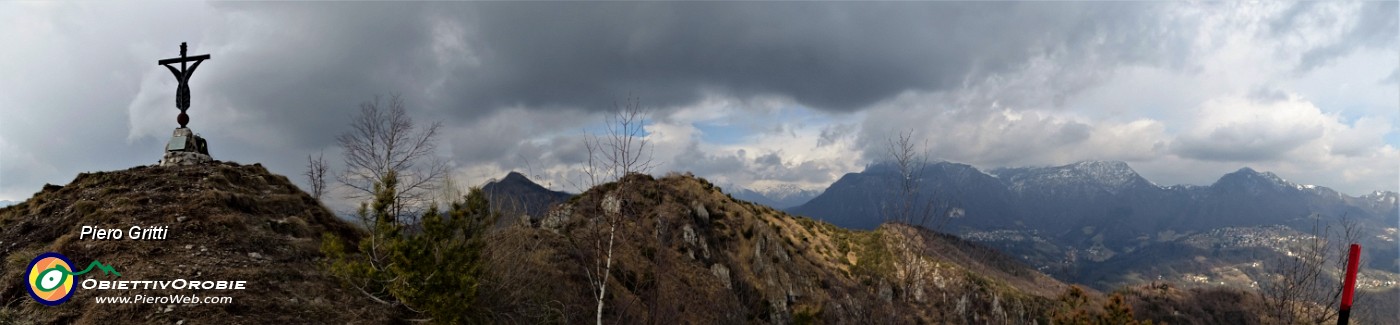 74 Panoramica dalla Croce alla Cima del Pizzo Rabbioso e verso l'Alben.jpg